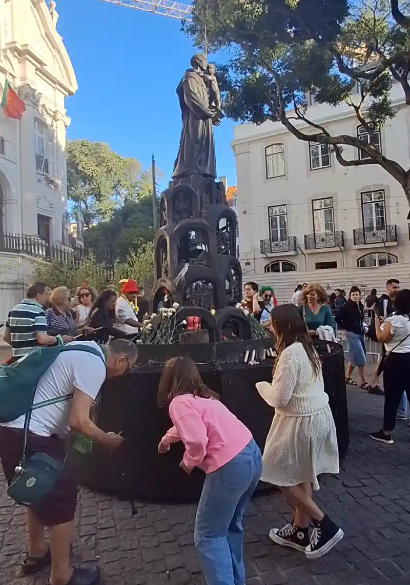 Things To Do At Santo Antonio Festival Things To Do At Santo Antonio Festival in Lisbon 3