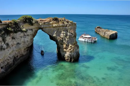 <a href="https://activitiesinportugal.com/product/caves-coastline-public-cruise-albufeira/">Caves & Coastline Cruise</a>